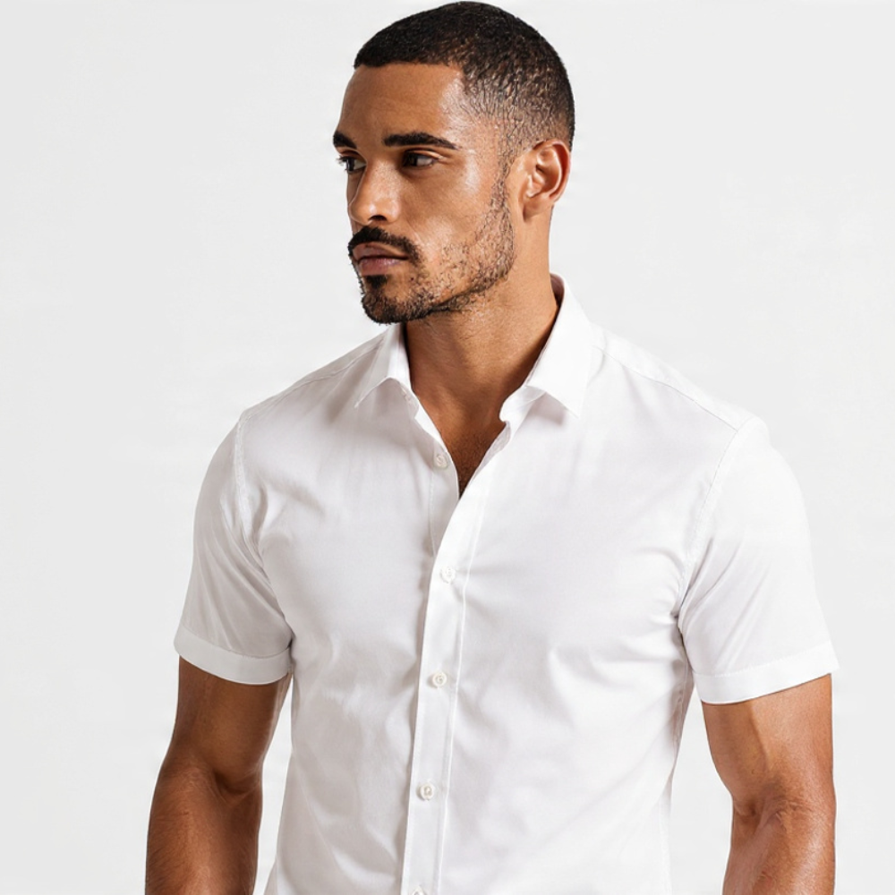 Camisa Social Slim Branca Manga Curta em Tecido Selecionado com Estrutura Leve e Caimento