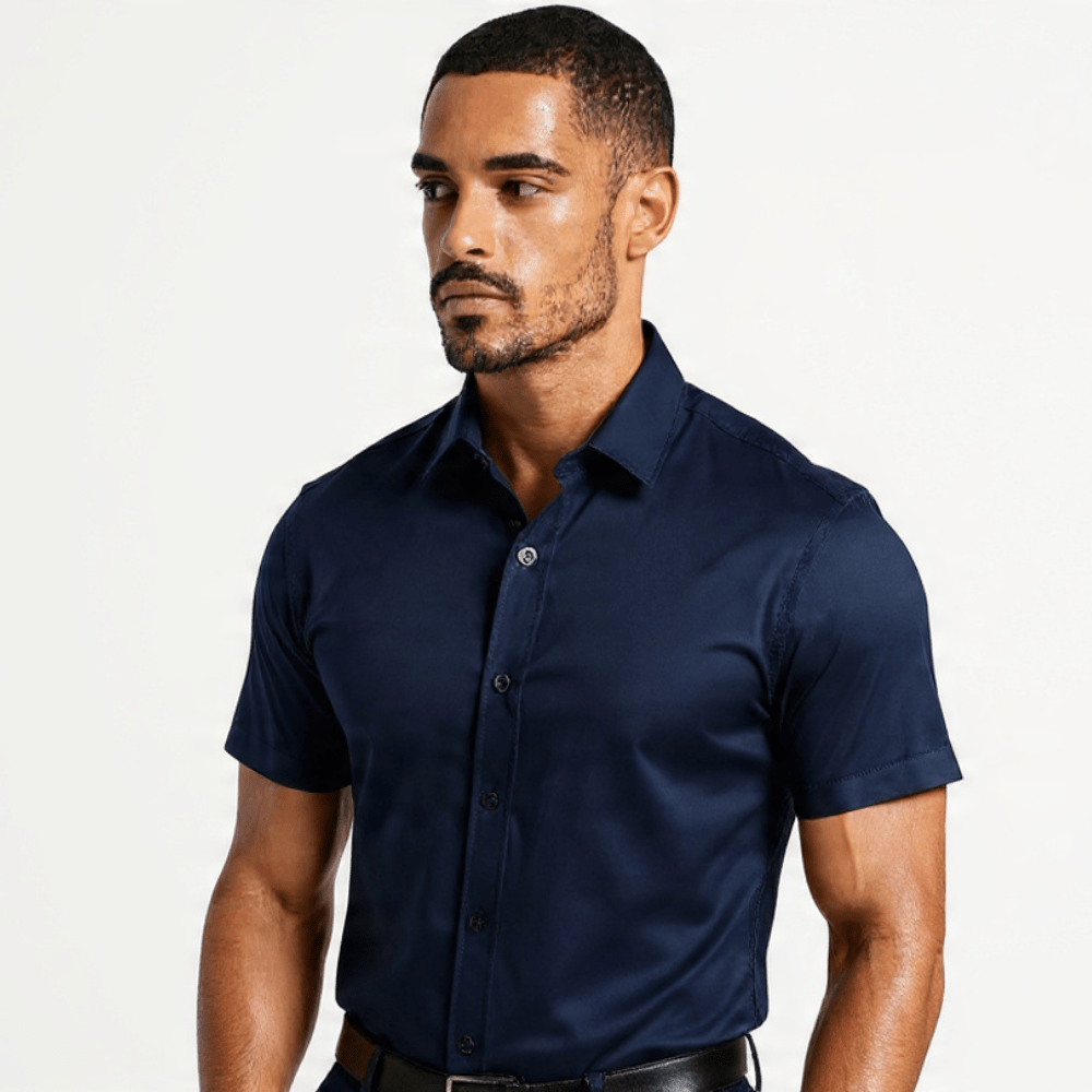Camisa Social Slim Azul-Marinho Manga Curta em Tecido Selecionado com Estrutura Leve e Caimento
