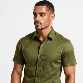 Camisa Social Slim Verde Manga Curta em Tecido Selecionado com Estrutura Leve e Caimento